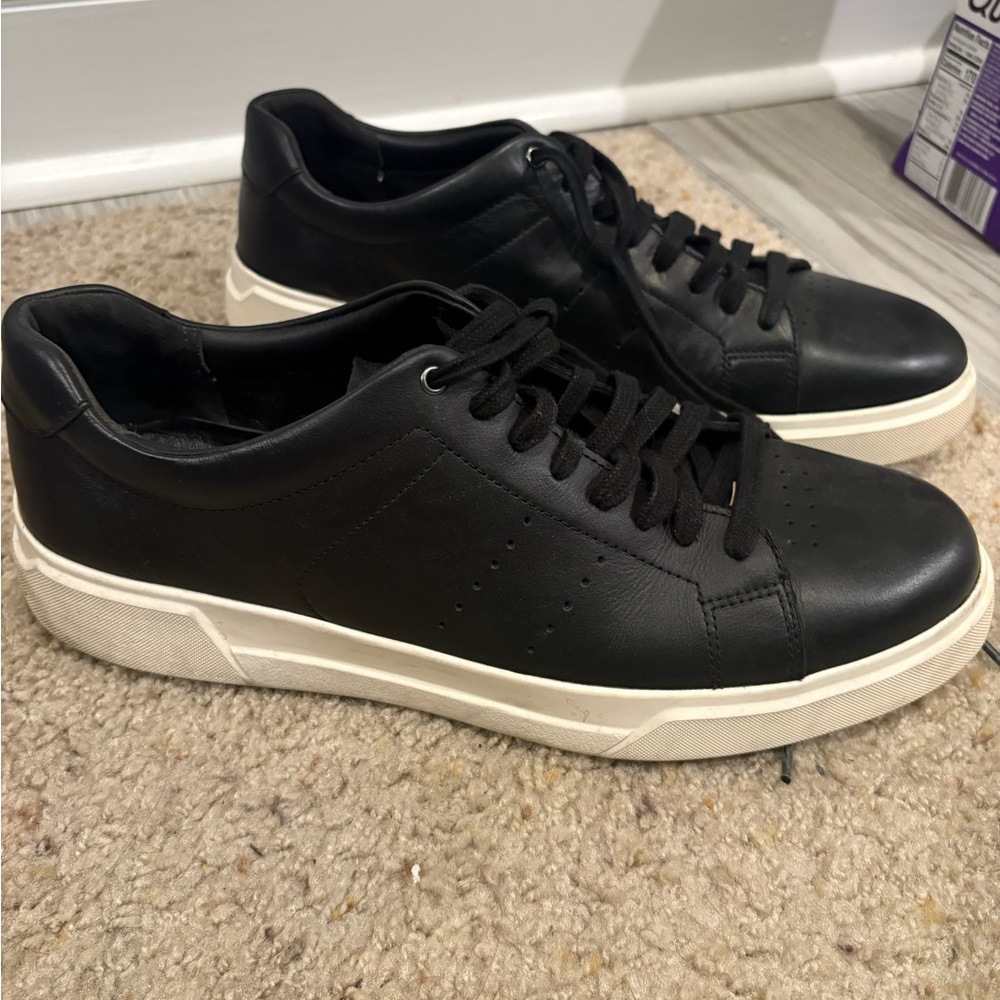 VINCE Men’s Fulton Leather Sneaker (Never worn)